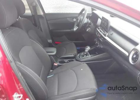 2021 Kia Forte Lxs z USA, uszkodzony, nr VIN 3KPF24AD3ME340365